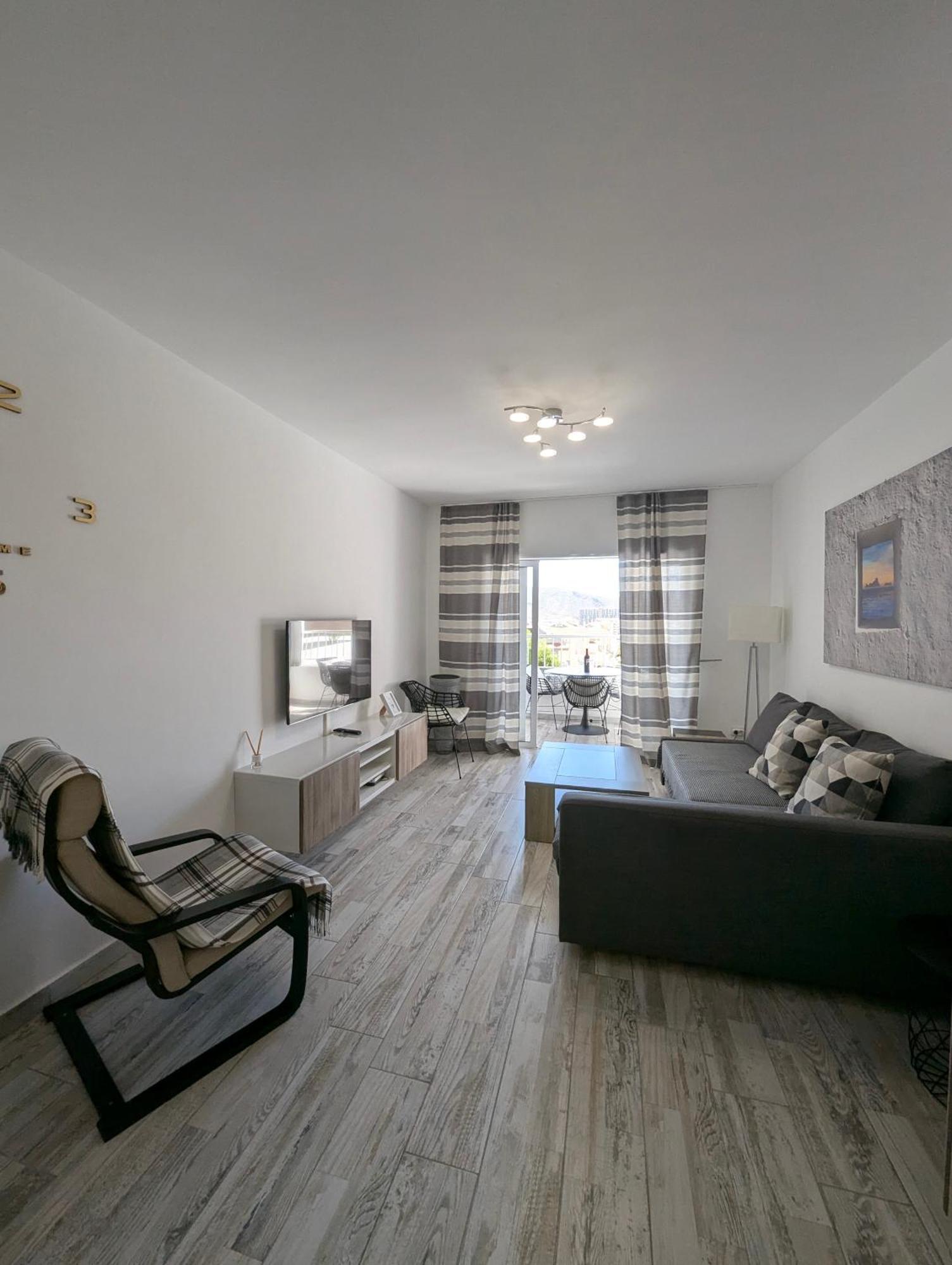 Cozy Apartment In Los Cristianos Guincho  Exterior photo